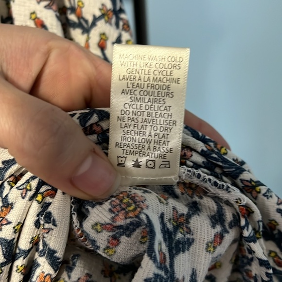 Floral Ruffle Sleeve Top - Picture 5 of 5